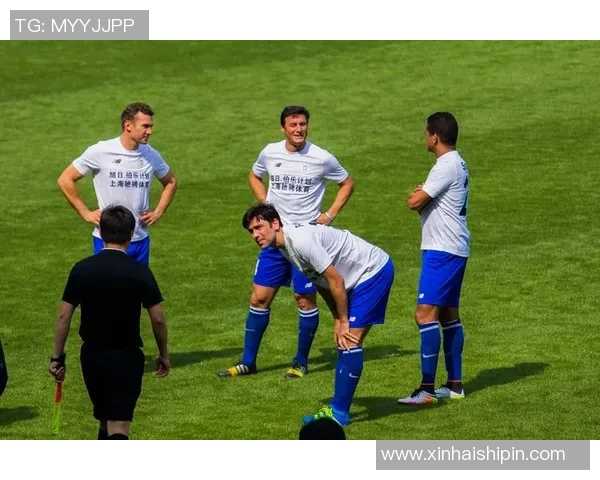 足球明星哈斯马丁的传奇之路与他对足球的热爱与奉献